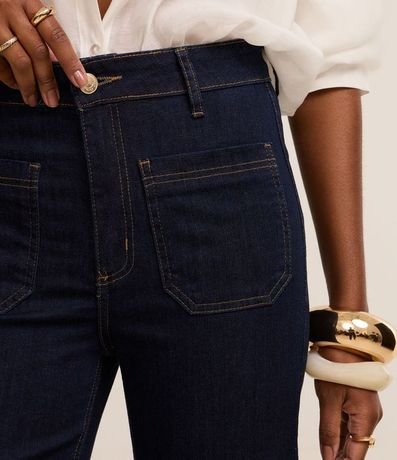 Pantalón Recto en Jeans con Cintura Mediana y Bolsillos Delanteros 4