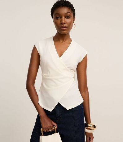 Blusa en Orly con Broche Metálico en el Sobrepuesto 1