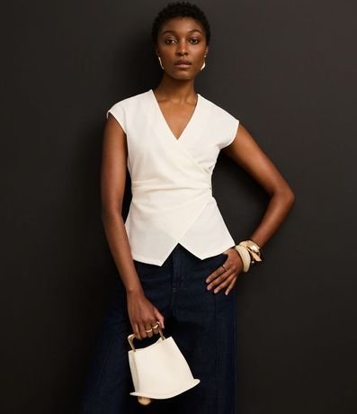 Blusa en Orly con Broche Metálico en el Sobrepuesto 5