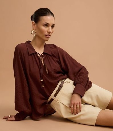 Short con Pliegues y Cinturón Estrecho de PU 5