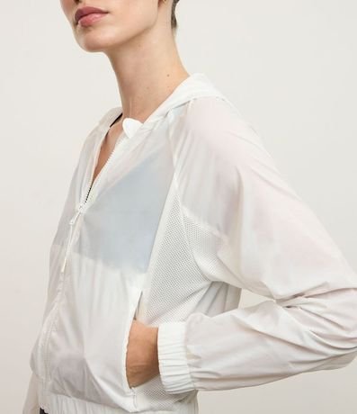 Campera Rompevientos Deportiva con Bolso 3