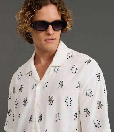 Camisa Boxy en Viscosa Texturizado con Bordado Geométrico 5