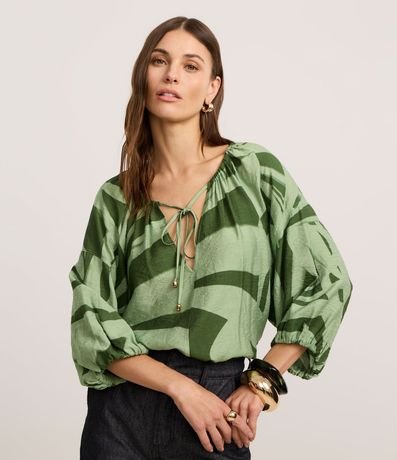 Blusa en Viscosa con Manga Abullonada y Estampa Abstracta