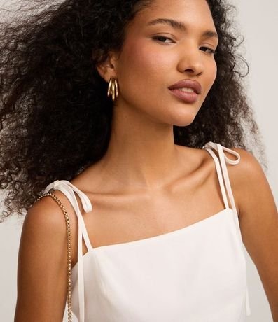 Blusa Sastrería con Escote Recto y Lazo en el Bretel 3