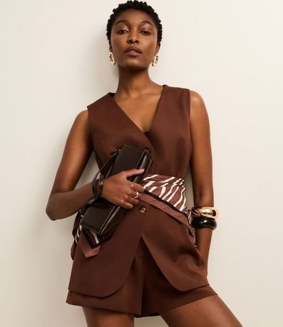 Short con Corte Sastre y Pliegues Delanteros 5