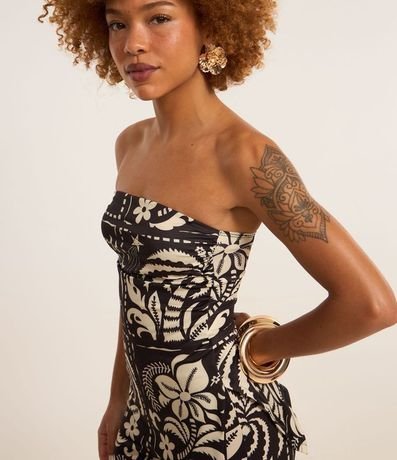 Blusa Sin Manga en Microfibra con Estampa Floral Bicolor y Bajo Asimétrica 4