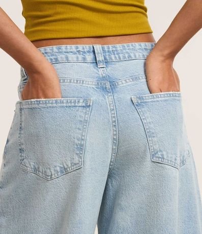 Pantalón Barrel Jeans con Recorte en la Entrepierna 4