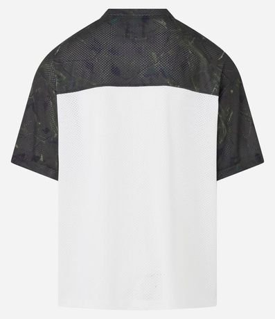 Remera Boxy Sportcore con Estampa Abstracta y Lettering 23 7