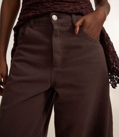 Pantalones Barrel en Sarga con Cintura Alta y Teñido Catiónico 4