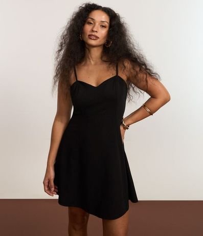 Vestido Corto Peplum en Crepé con Escote Corazón 4