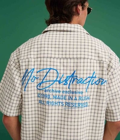 Camisa Boxy  em Tricolina de Cuadros Texturizada con Bordado en la Espalda 3