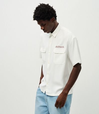 Camisa Oversized Texturizado con Lettering Bordado en el Pecho 3
