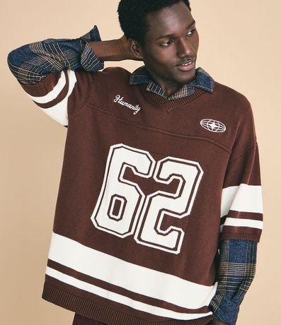 Remera Oversized Deportiva en Efecto Punto con Estampa y Bordado 1