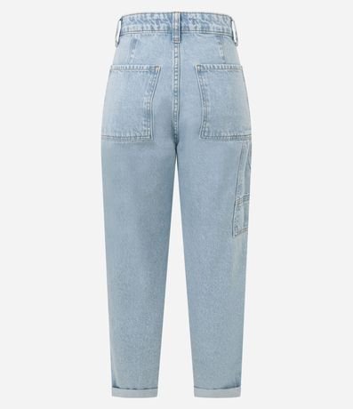 Pantalón Mom Jeans con Bolsillo Carpinteiro y Detalle Desteñido 3