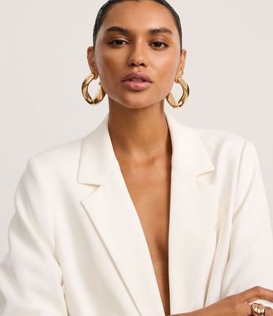 Blazer Regular en Sastrería con Botones y Bolsillos Delanteros 3