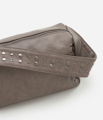 Cartera Baguette en PU Desteñido con Bretel Ancho y Tachas 6