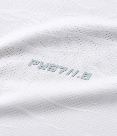Remera Deportiva en Jaqquard con Tecnologia Dry y Estampa Abstracta 4