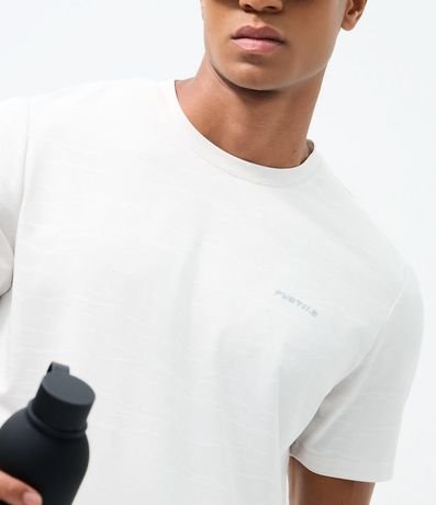 Remera Deportiva en Jaqquard con Tecnologia Dry y Estampa Abstracta 3