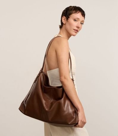 Cartera Hobo Grande con Detalles de Metal