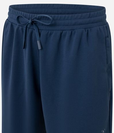 Bermuda Deportiva en Microfibra Texturizada con Estampa Localizada 8