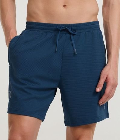 Bermuda Deportiva en Microfibra Texturizada con Estampa Localizada 2