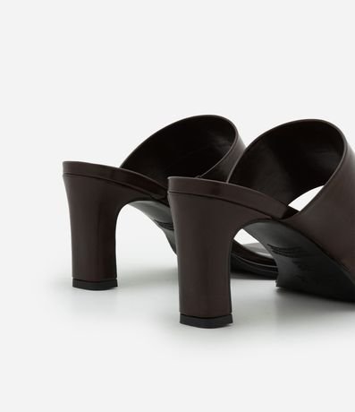 Sandalia Mule en PU con Tira Larga y Dedera de Metal 5