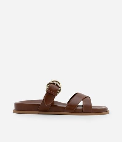 Sandalia Plana con Tiras en X y Hebilla Doble