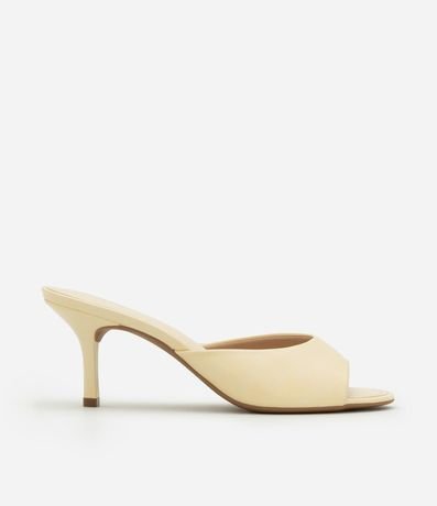 Sandalia Mule con Punta Redonda y Tacón Fino