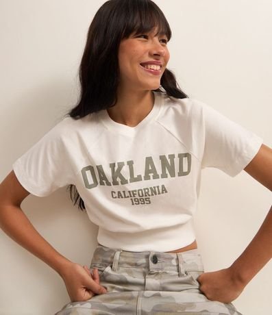 Blusa Cropped en Algodón con Estampa Lettering Oakland 1