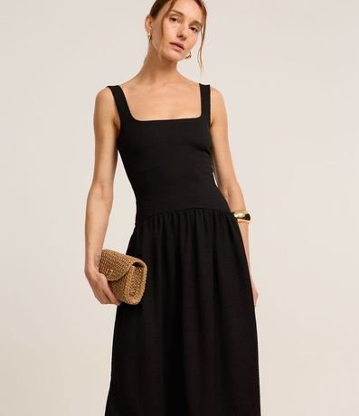 Vestido Texturizado con Escote Cuadrado y Bretel Ancho 1