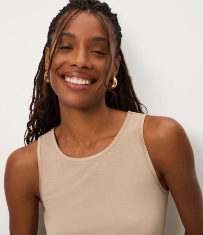 Blusa Básica en Viscosa con Cuello Redondo 3