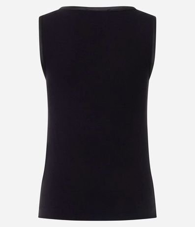 Blusa Básica en Viscosa con Cuello Redondo 4