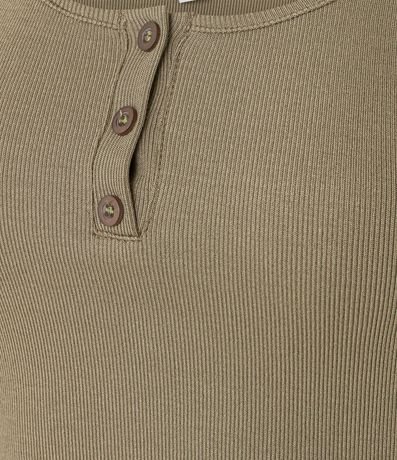 Blusa en Rib con Botones en el Escote 8