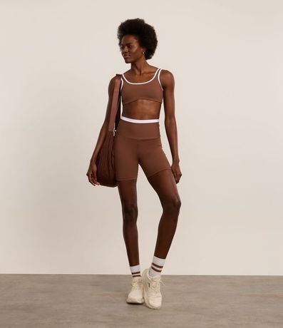 Bermuda Deportiva en Microfibra Acanalada con Cintura Contrastante