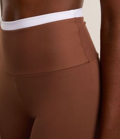 Bermuda Deportiva en Microfibra Acanalada con Cintura Contrastante 3