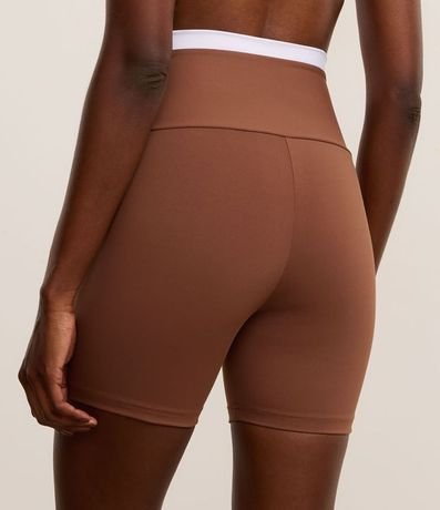 Bermuda Deportiva en Microfibra Acanalada con Cintura Contrastante 4