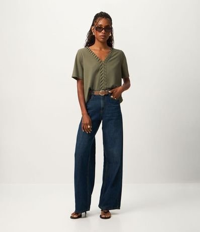 Blusa Slim en Piquet con Escote V y Detalle Texturizado 2