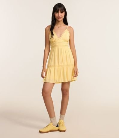 Vestido Texturizado con Detalles en Encaje 2