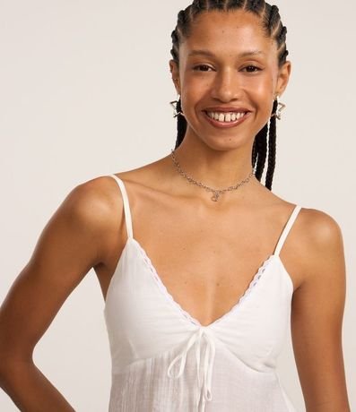 Blusa en Viscosa Slub con Escote V y Volados 3