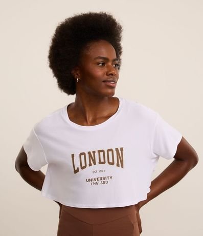 Remera Boxy Deportiva en Poliamida Texturizada con Estampa London