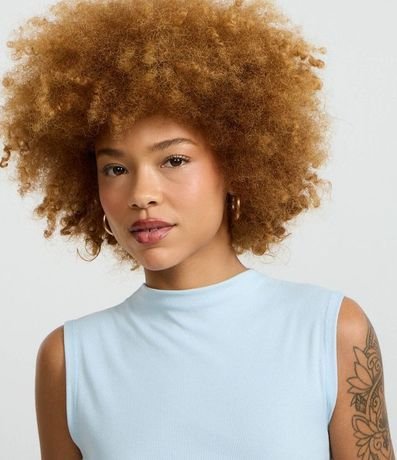 Blusa Acanalada en Rib con Cuello Alto 4