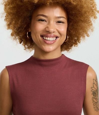 Blusa Acanalada en Rib con Cuello Alto 4