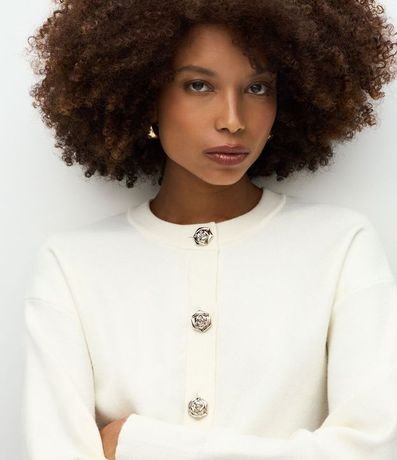 Cardigan en Efecto Punto con Botones Florales 2