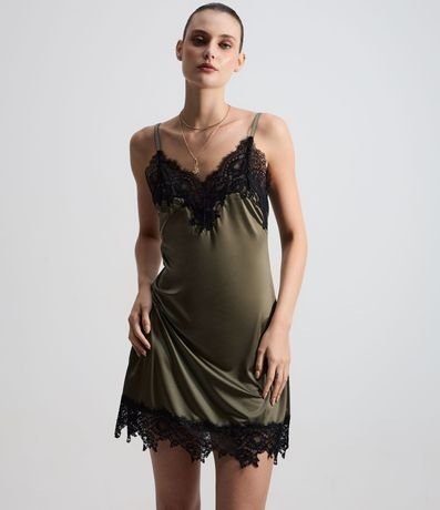 Camisón en Microfibra con Detalles de Encajes