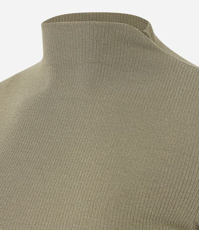 Blusa Básica Texturizada en Viscosa con Cuello Alto 6