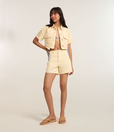 Short Mom en Sarga con Bolsillos