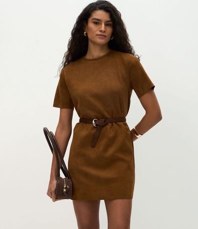 Vestido Corto Recto en Gamuza con Cuello Redondo