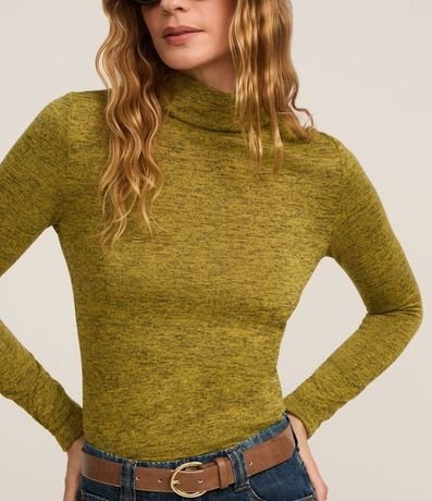 Blusa Texturizada con Cuello Alto y Manga Larga