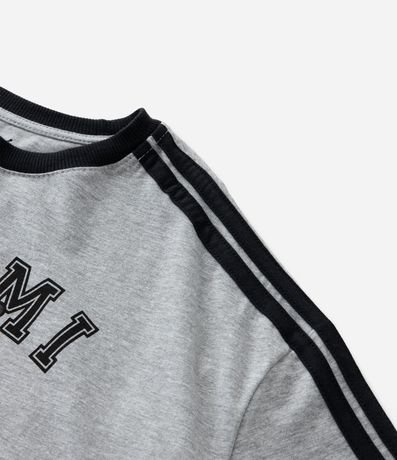 Remera Infantil con Estampa y Lettering Kuromi - Talle 7 a 14 años 4