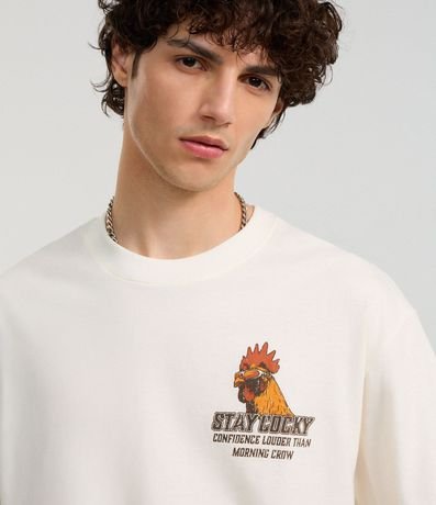 Remera Boxy en Algodón con Gallo de Championes Estampado y Lettering Stay Cocky 4